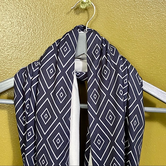 Under Armour Reversible Infinity Scarf - Picture 3 of 9
